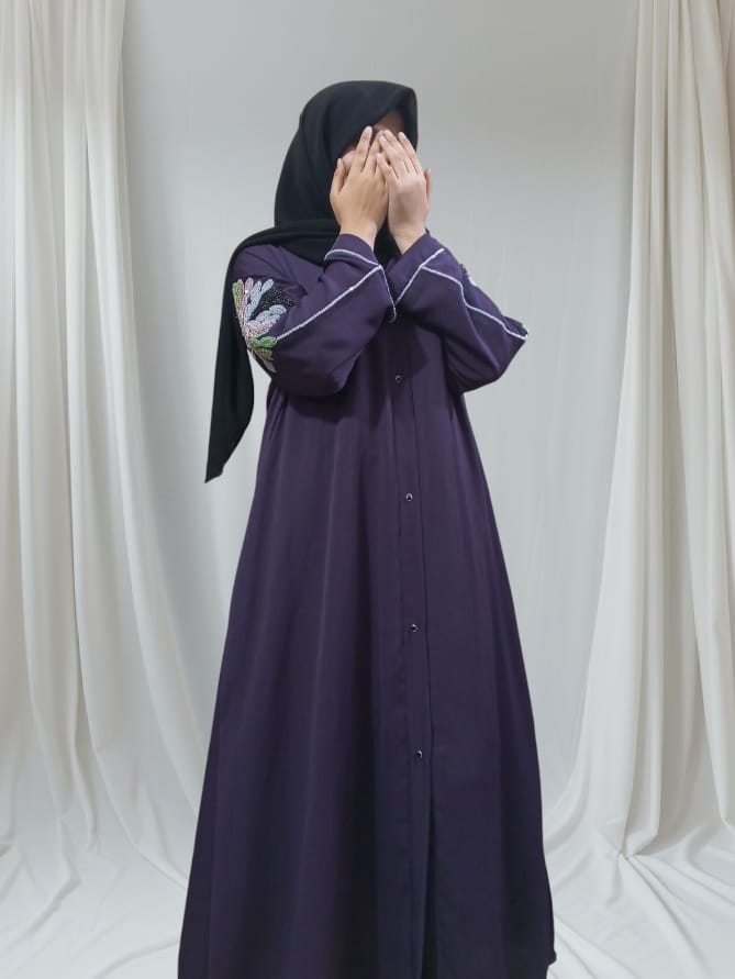 Grace in Every Step: Elegant Abayas for Girls in Luxurious Nidha Fabric
